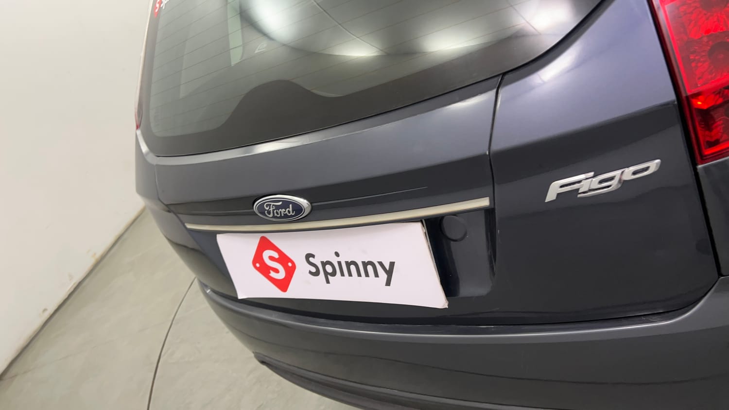 Used 2012 Ford Figo Duratec Petrol ZXI 1.2 Petrol Manual dents MINOR DENT