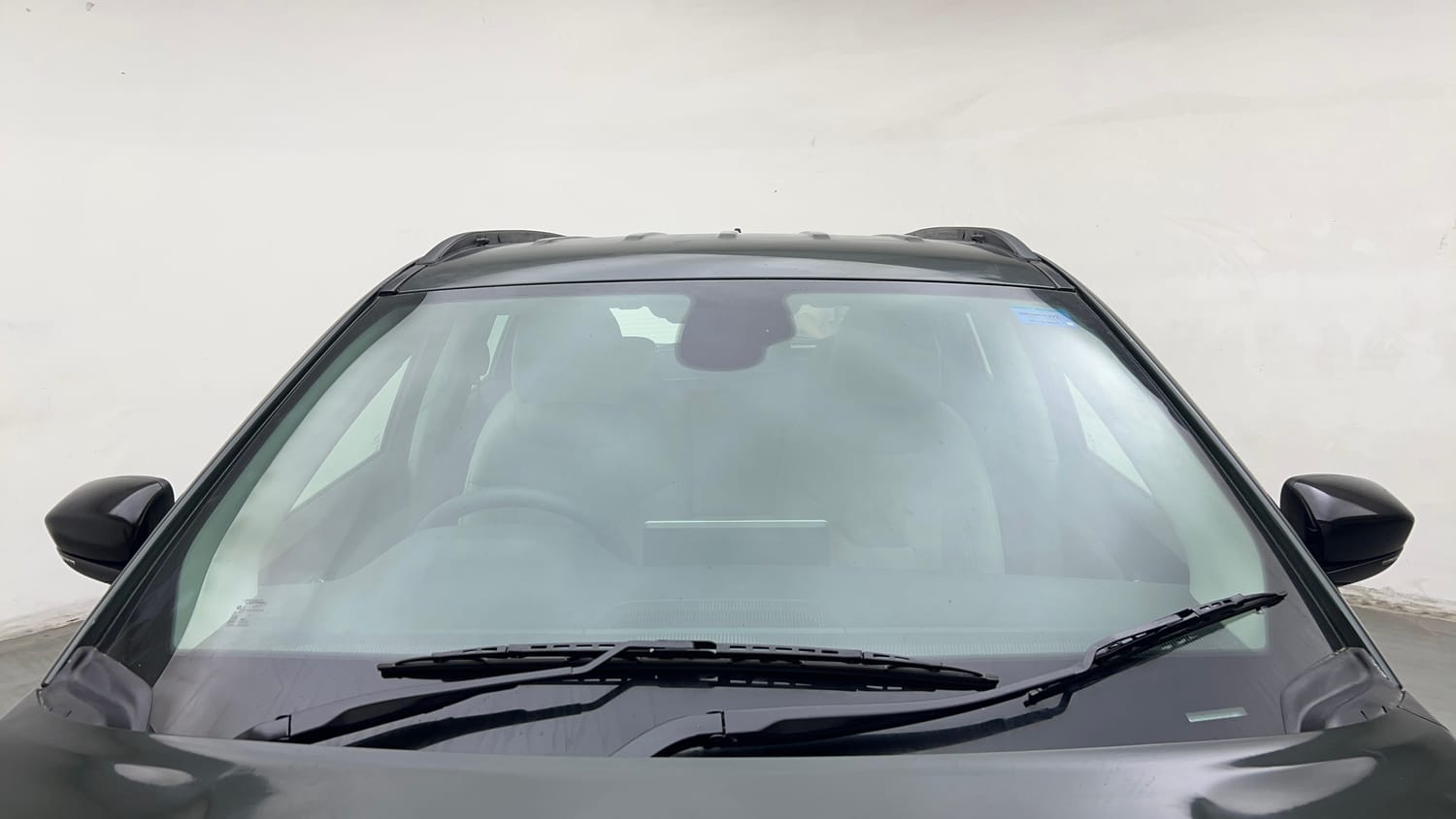 Used 2021 Jeep Compass Longitude (O) 1.4 Petrol DCT Petrol Automatic exterior FRONT WINDSHIELD VIEW