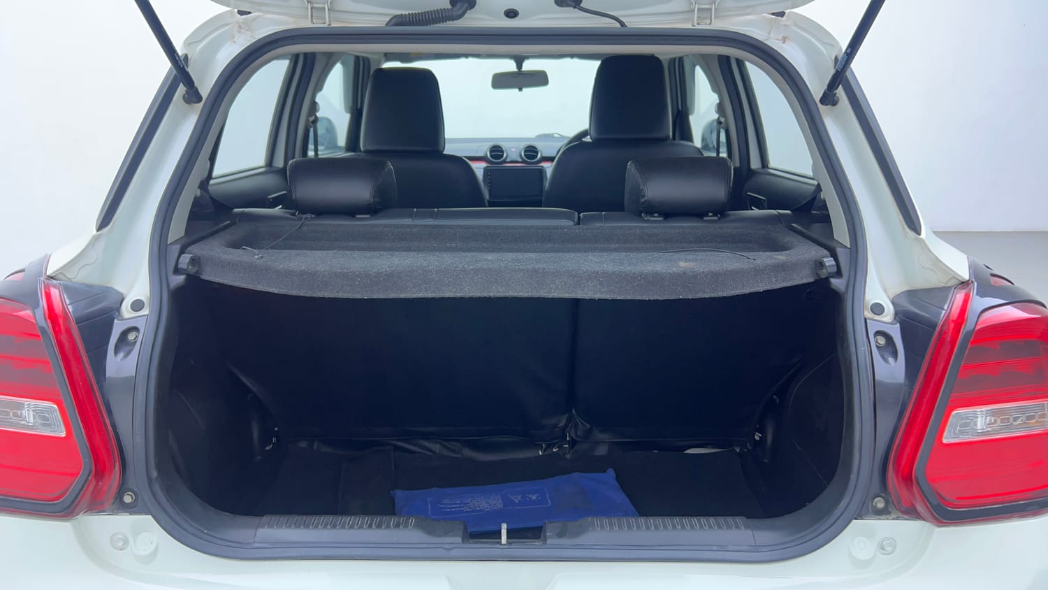 Used 2018 Maruti Suzuki Swift ZXi AMT Petrol Automatic interior DICKY INSIDE VIEW