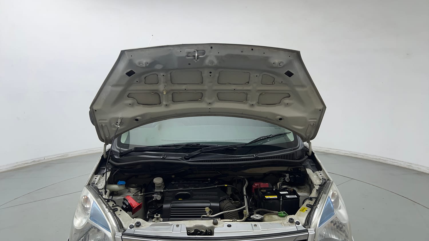 Used 2015 Maruti Suzuki Wagon R LXI Petrol Manual engine ENGINE & BONNET OPEN FRONT VIEW