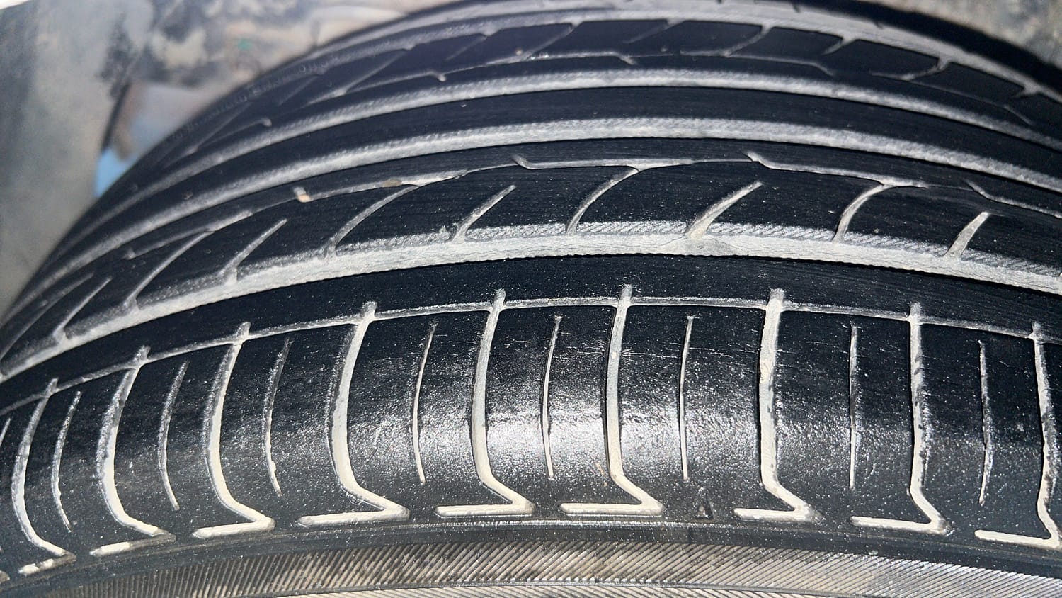 Used 2018 Hyundai Elite i20 Asta 1.2 (O) Petrol Manual tyres RIGHT REAR TYRE TREAD VIEW