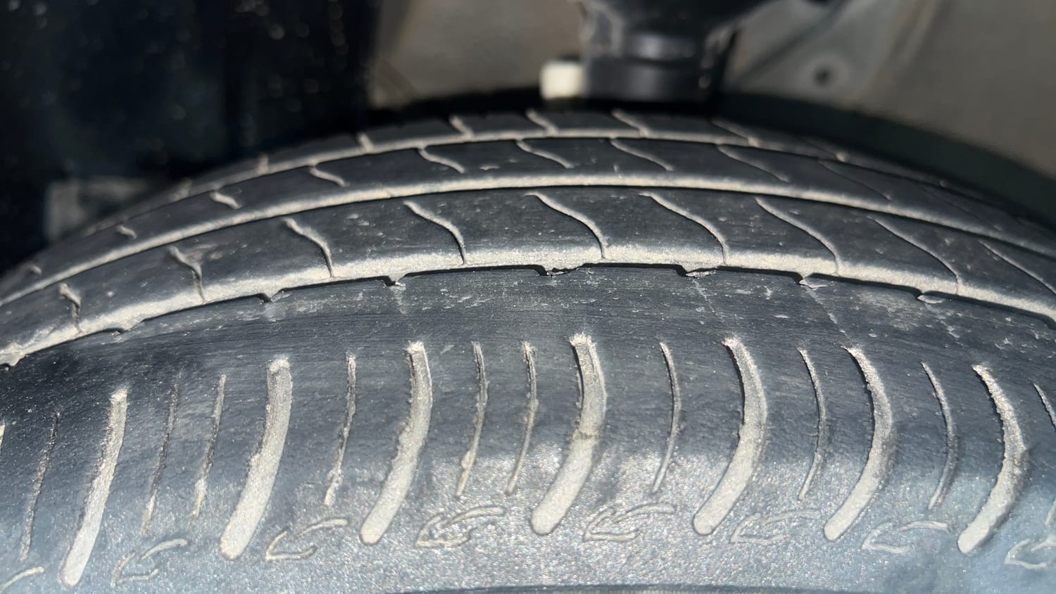 Used 2024 Maruti Suzuki Wagon R VXI 1.0 Petrol Manual tyres LEFT FRONT TYRE TREAD VIEW