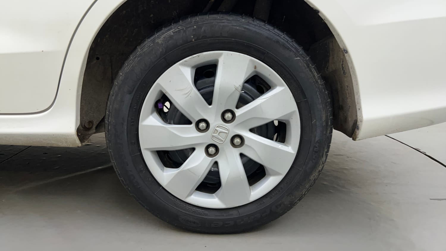 Used 2015 Honda Mobilio S Petrol Petrol Manual tyres LEFT REAR TYRE RIM VIEW