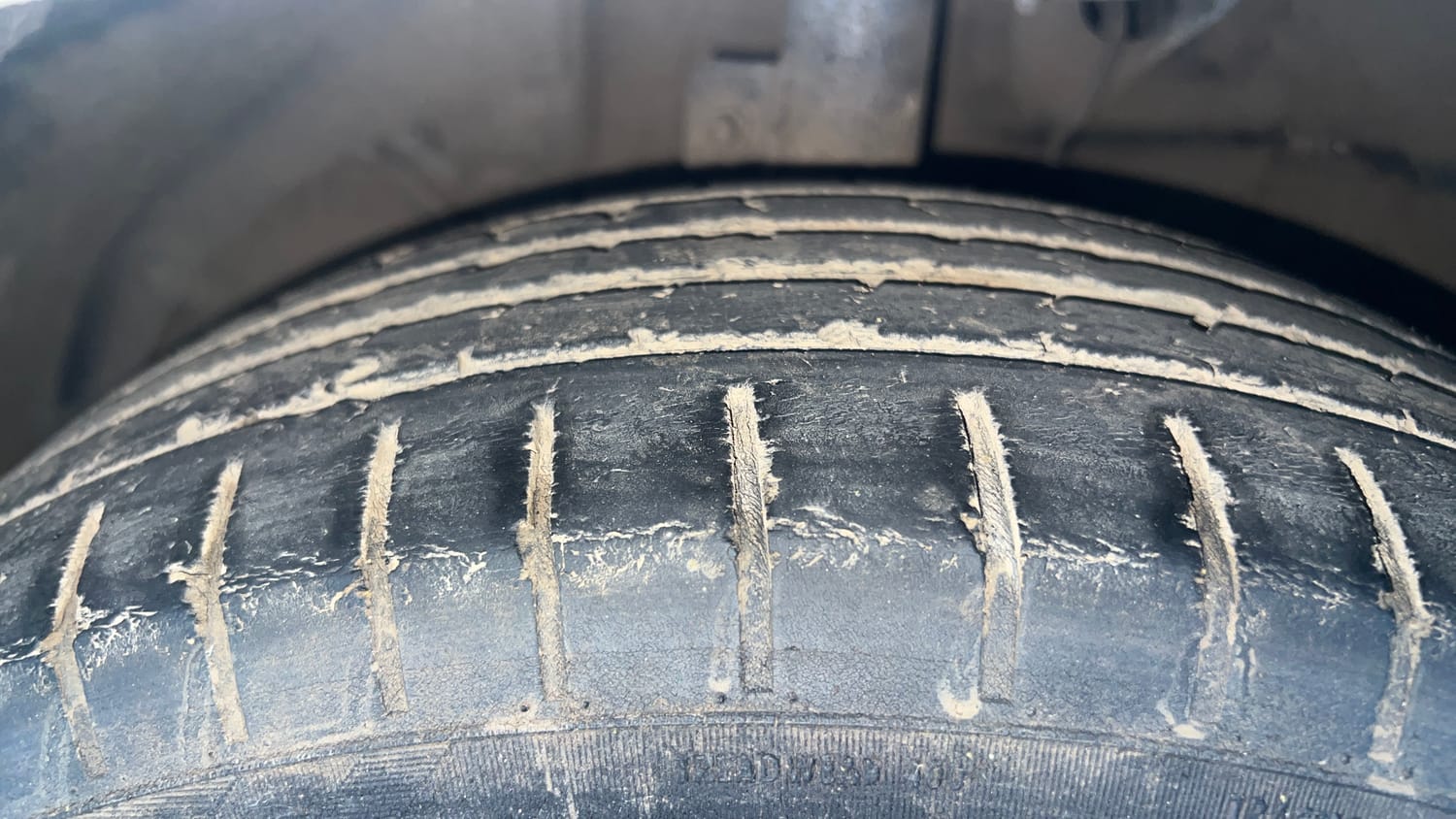 Used 2018 Maruti Suzuki Swift ZXi AMT Petrol Automatic tyres LEFT FRONT TYRE TREAD VIEW