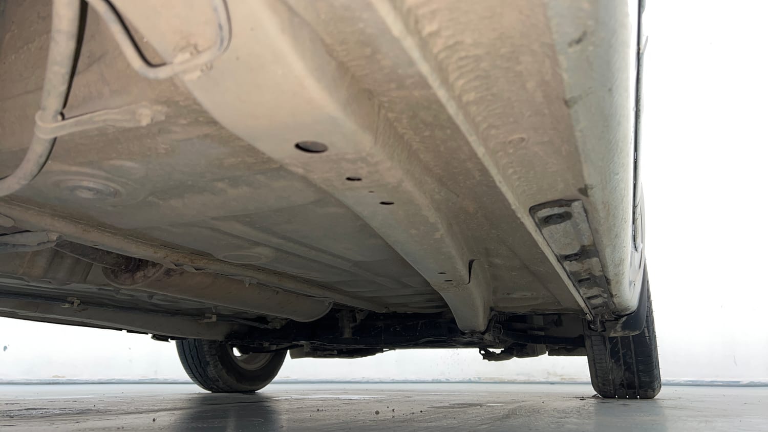 Used 2018 Maruti Suzuki Dzire ZXi Plus Petrol Manual extra REAR RIGHT UNDERBODY VIEW