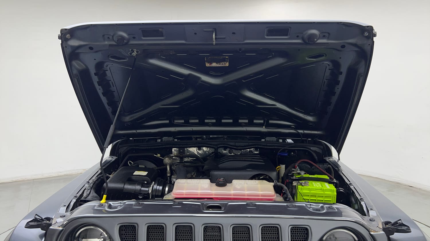 Used 2021 mahindra Thar LX Hard Top Petrol AT 4WD Petrol Automatic engine ENGINE & BONNET OPEN FRONT VIEW