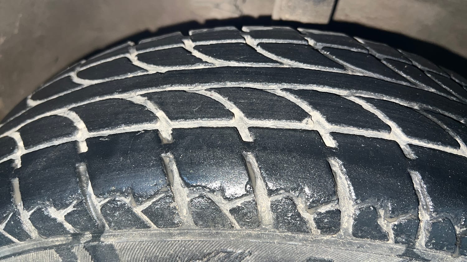Used 2015 Maruti Suzuki Wagon R LXI Petrol Manual tyres RIGHT FRONT TYRE TREAD VIEW