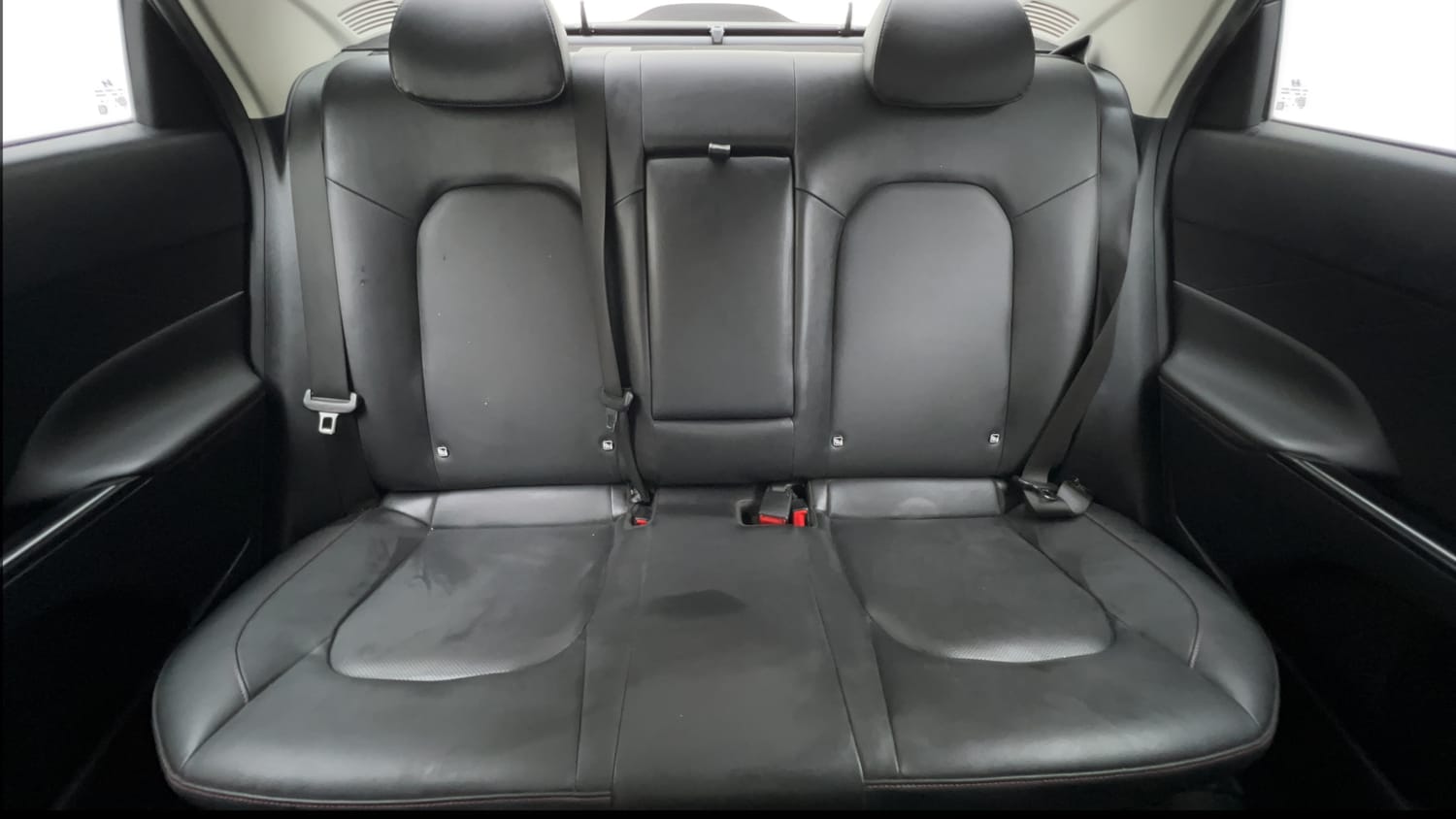 Used 2024 Hyundai Verna SX (O) 1.5 Turbo Petrol MT Petrol Manual interior REAR SEAT CONDITION VIEW