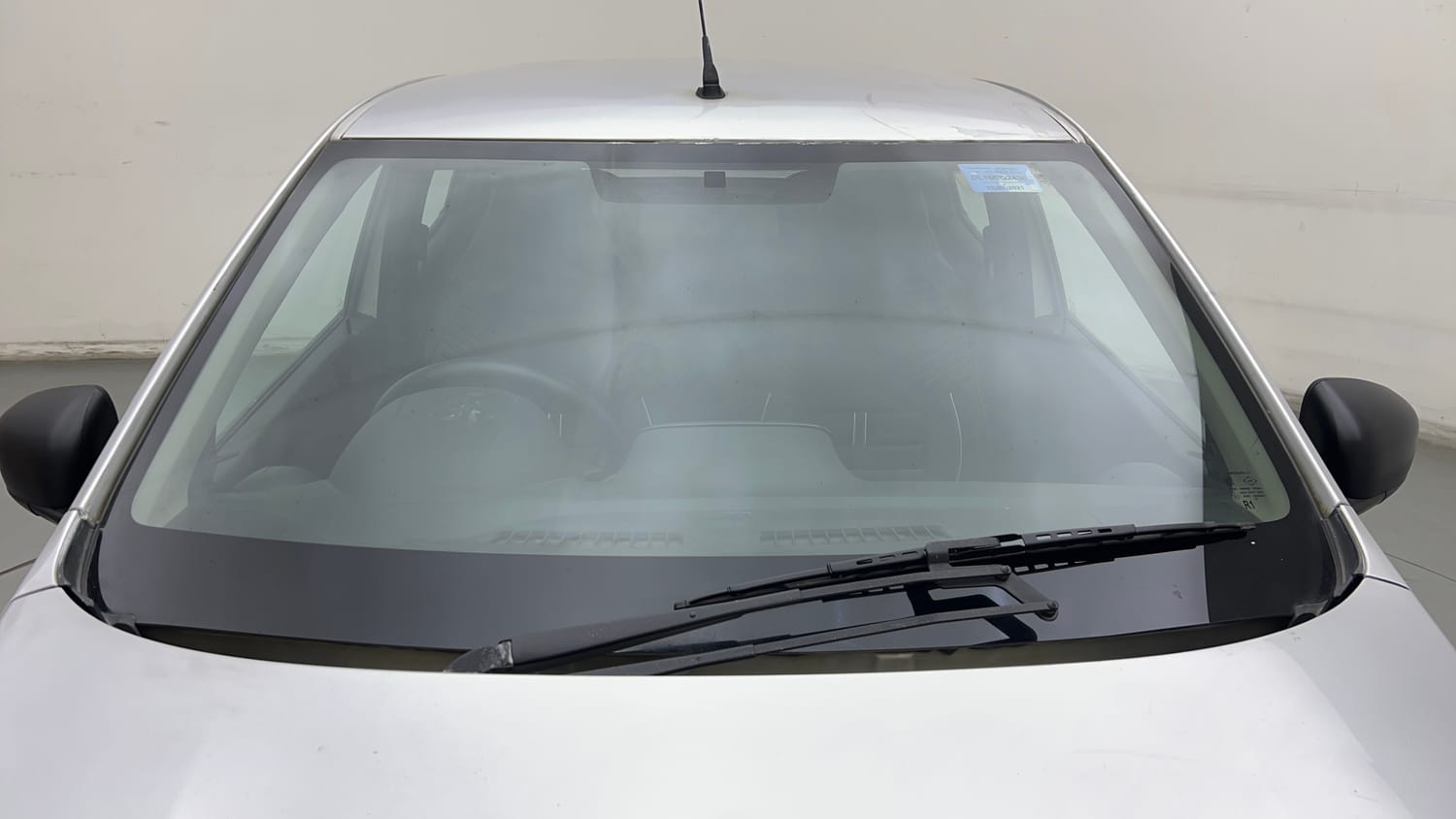 Used 2021 Renault Kwid RXL 1.0 MT Petrol Manual exterior FRONT WINDSHIELD VIEW