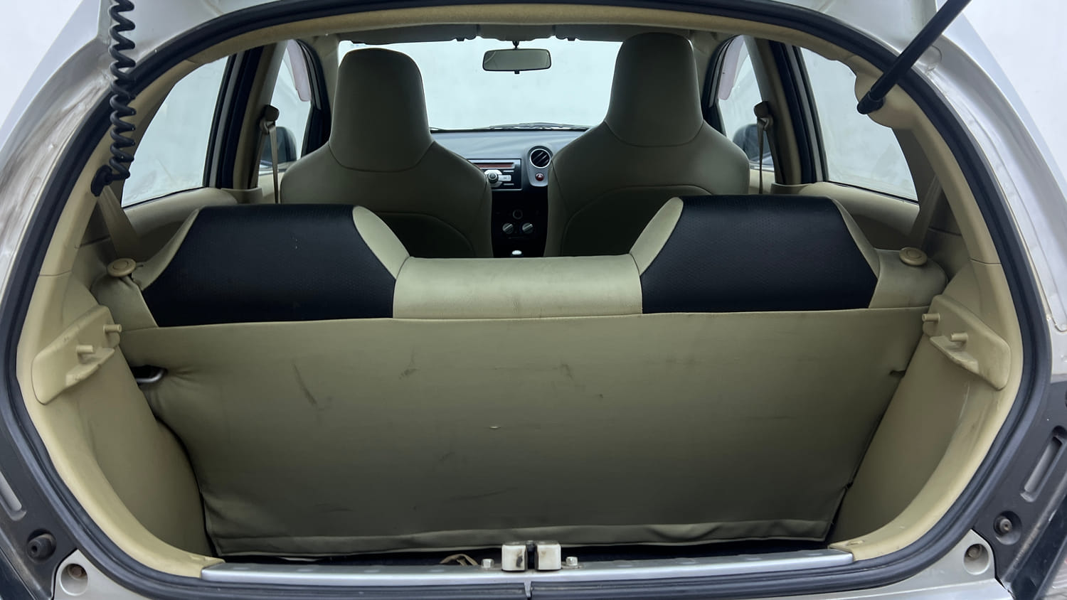 Used 2015 Honda Brio S MT Petrol Manual interior DICKY INSIDE VIEW