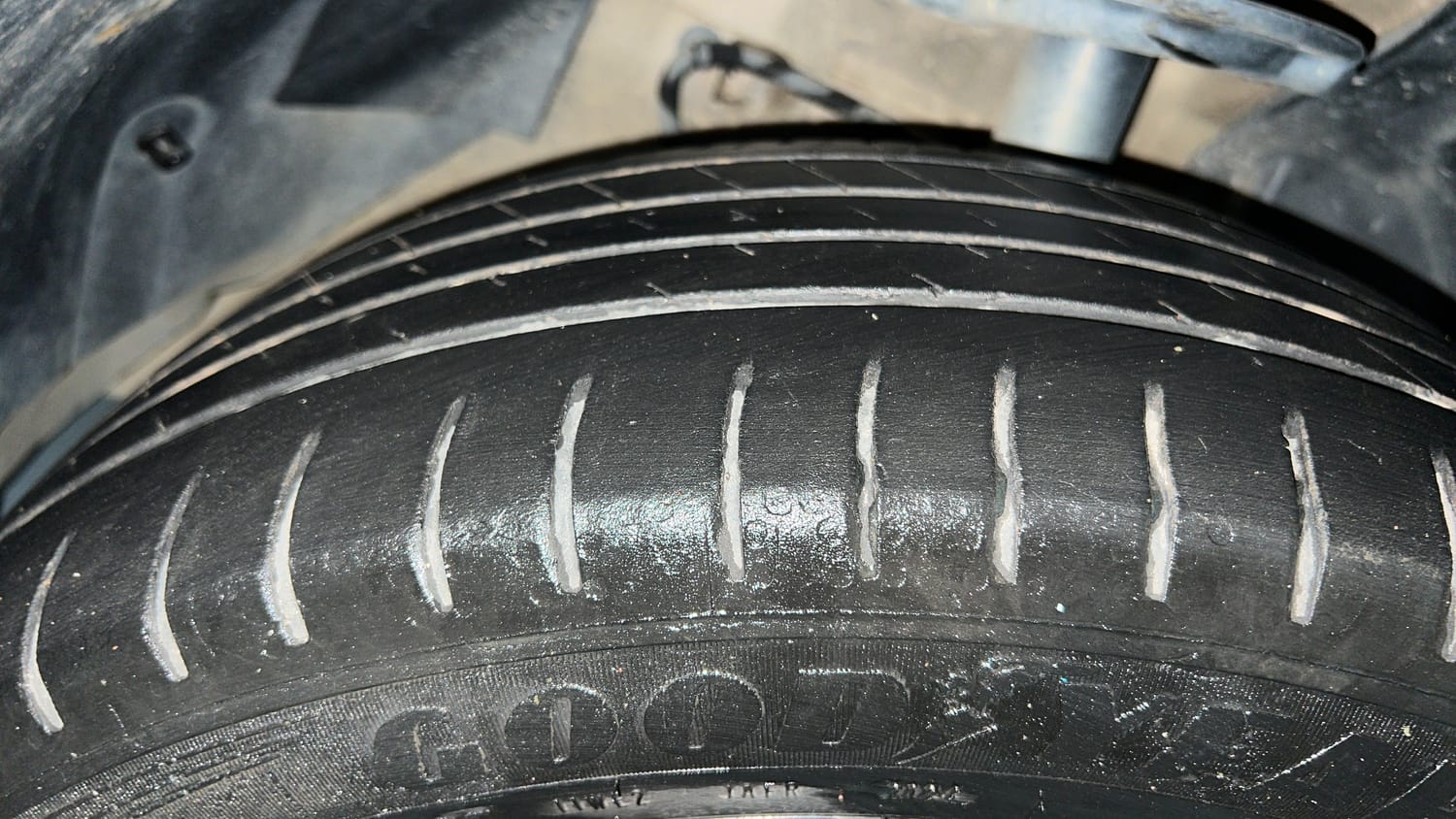 Used 2024 Tata Curvv Accomplished Plus A 1.5 Kryojet Diesel 6MT Diesel Manual tyres RIGHT FRONT TYRE TREAD VIEW