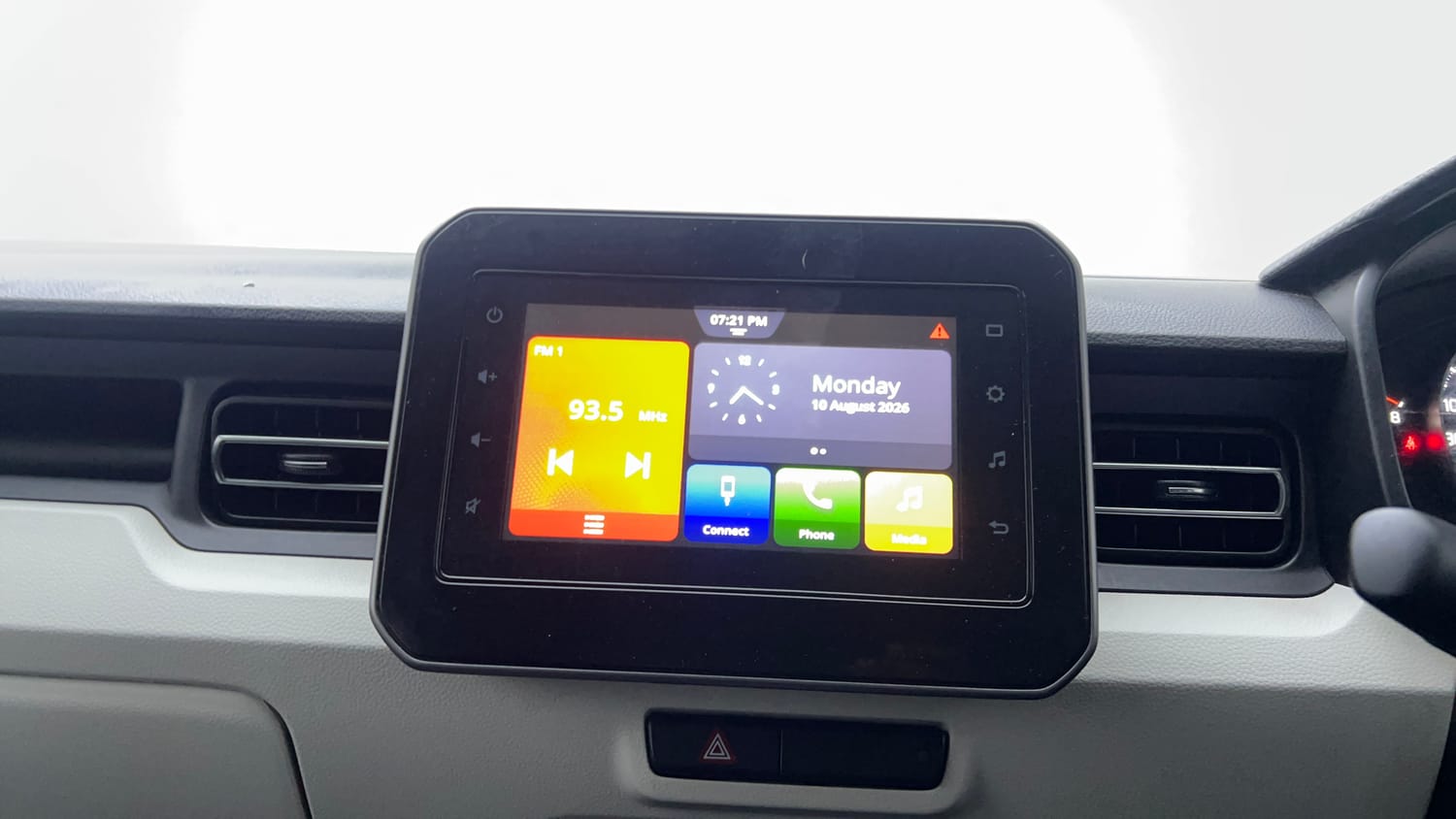 Used 2025 Maruti Suzuki Ignis Zeta 1.2 MT Petrol Manual top_features Touch screen infotainment system
