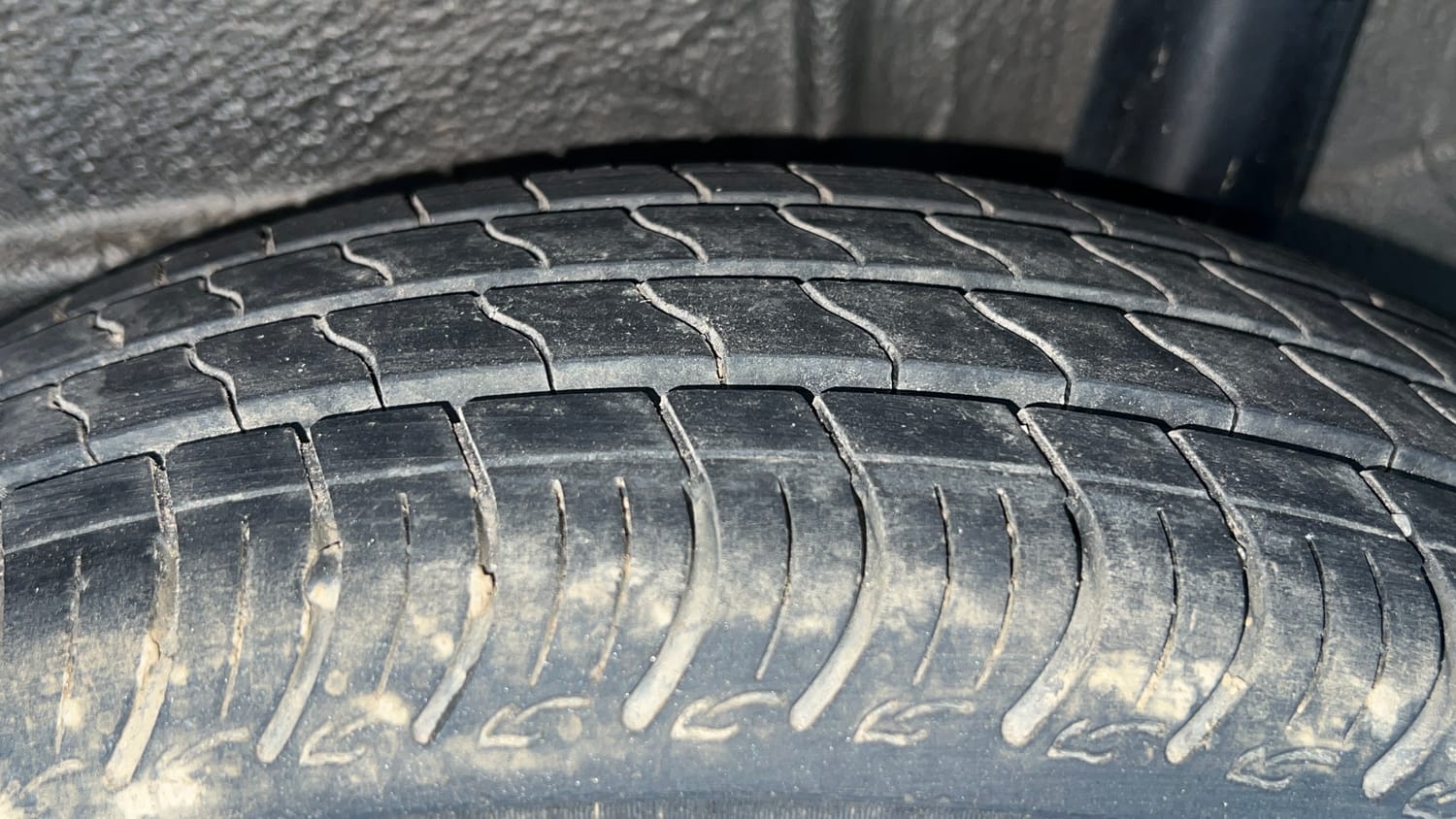 Used 2024 Maruti Suzuki Wagon R VXI 1.0 Petrol Manual tyres LEFT REAR TYRE TREAD VIEW