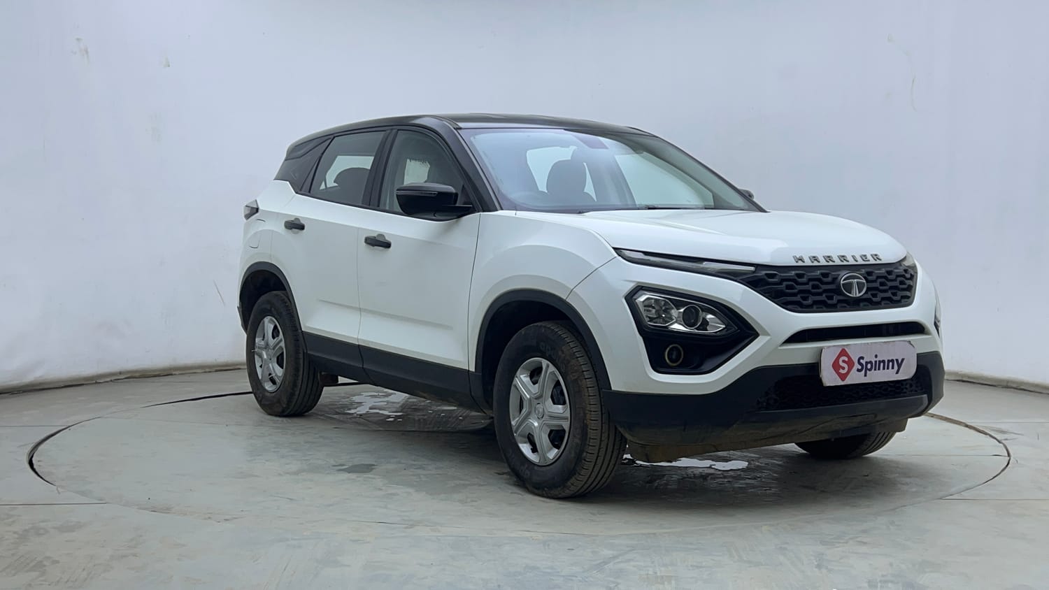 Used 2021 Tata Harrier XE Diesel Manual exterior RIGHT FRONT CORNER VIEW