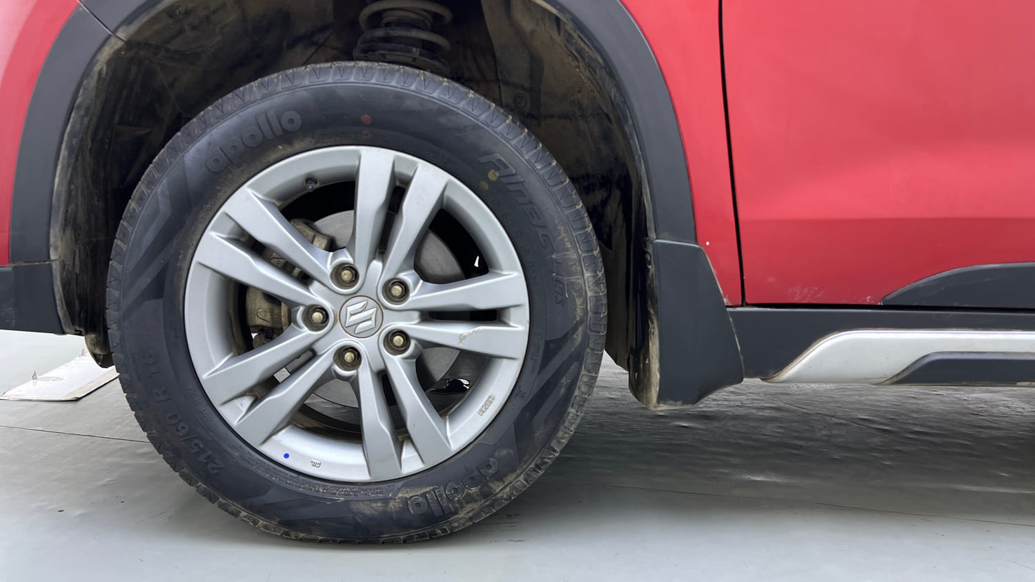 Used 2016 Maruti Suzuki Vitara Brezza [2016-2020] ZDi Diesel Manual tyres LEFT FRONT TYRE RIM VIEW