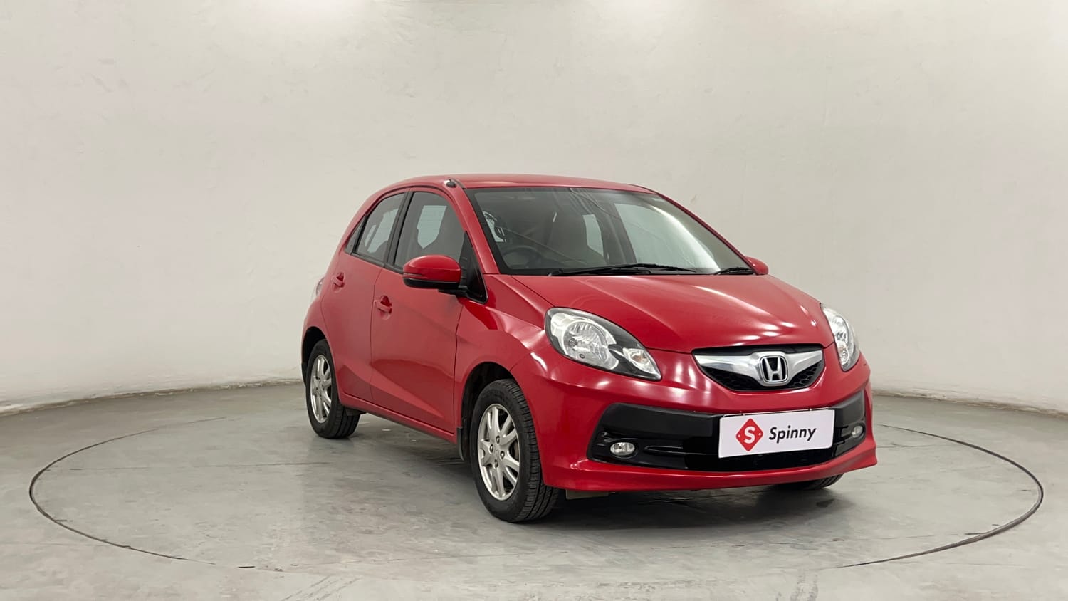 Used 2015 Honda Brio VX AT Petrol Automatic exterior RIGHT FRONT CORNER VIEW