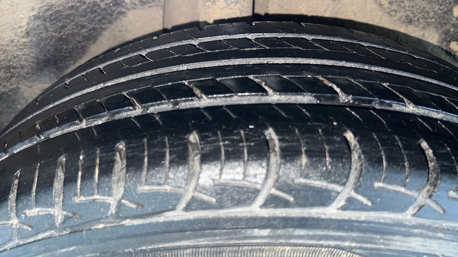 Used 2018 Maruti Suzuki Baleno Delta 1.2 Petrol Manual tyres RIGHT REAR TYRE TREAD VIEW