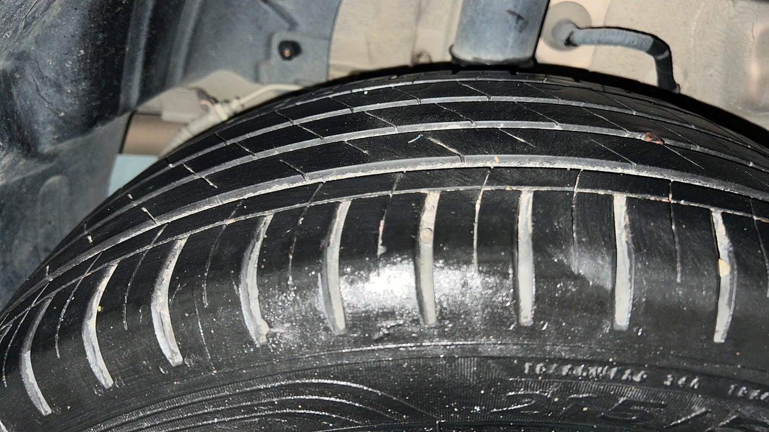 Used 2024 Tata Curvv Accomplished Plus A 1.5 Kryojet Diesel 6MT Diesel Manual tyres RIGHT REAR TYRE TREAD VIEW