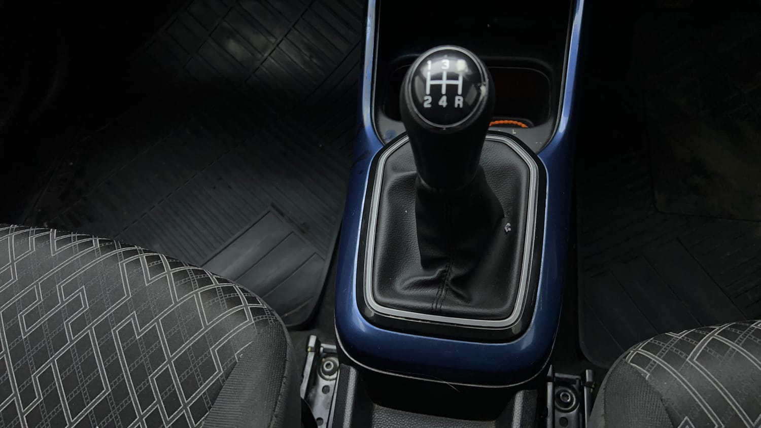 Used 2025 Maruti Suzuki Ignis Zeta 1.2 MT Petrol Manual interior GEAR  KNOB VIEW