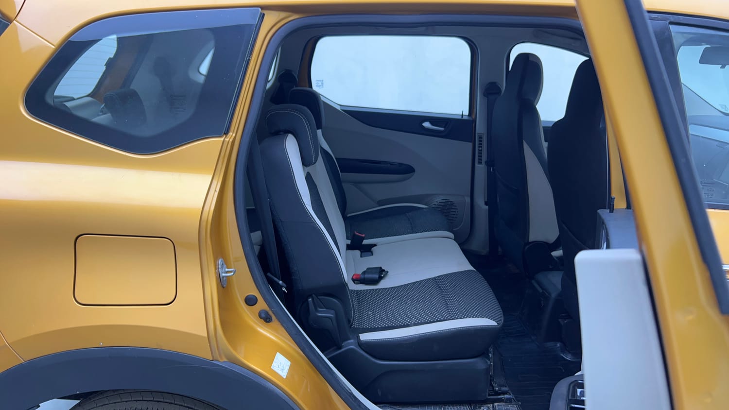 Used 2020 Renault Triber RXZ EASY-R AMT Petrol Automatic interior RIGHT SIDE REAR DOOR CABIN VIEW