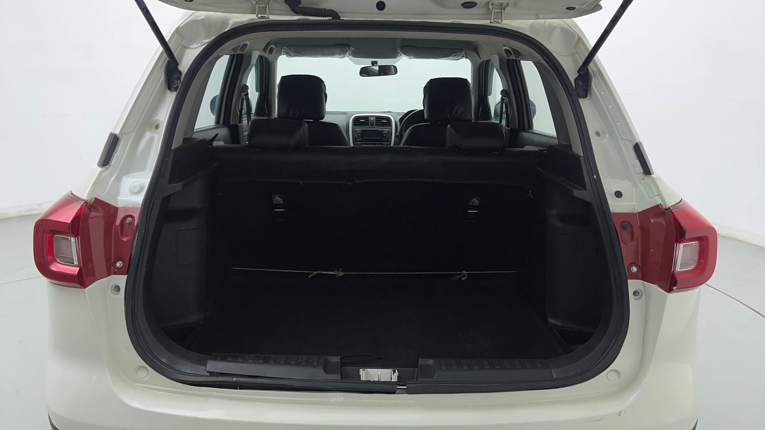 Used 2022 maruti-suzuki Vitara Brezza VXi Petrol Manual interior DICKY INSIDE VIEW