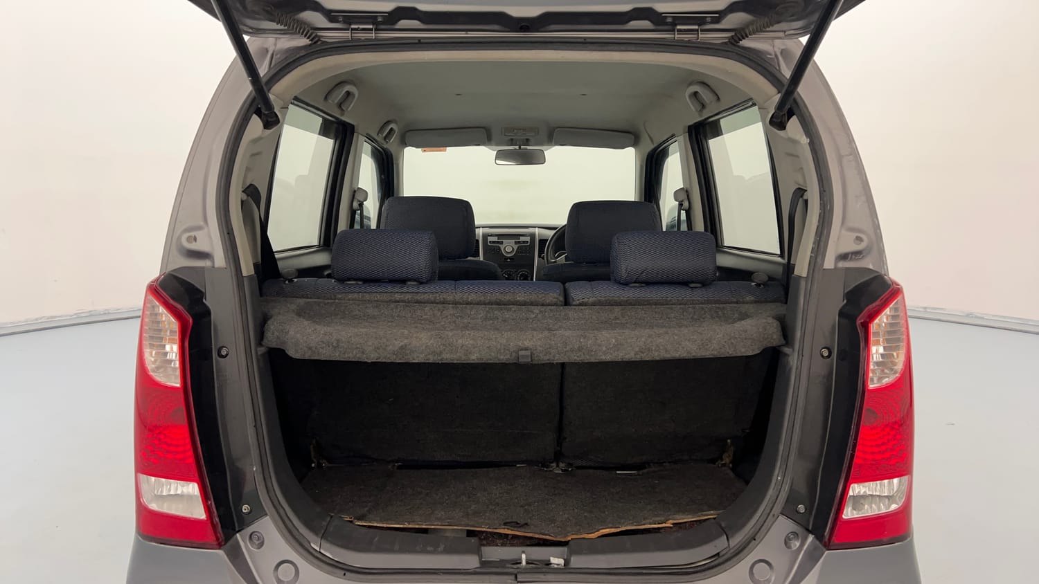 Used 2012 Maruti Suzuki Wagon R 1.0 VXi Petrol Manual interior DICKY INSIDE VIEW