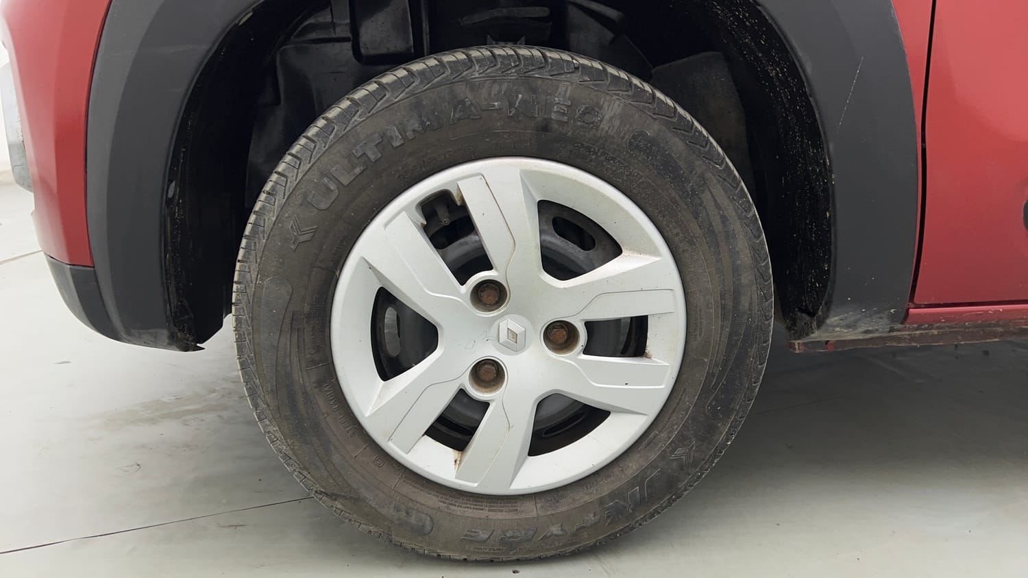 Used 2016 Renault Kwid RXT Petrol Manual tyres LEFT FRONT TYRE RIM VIEW