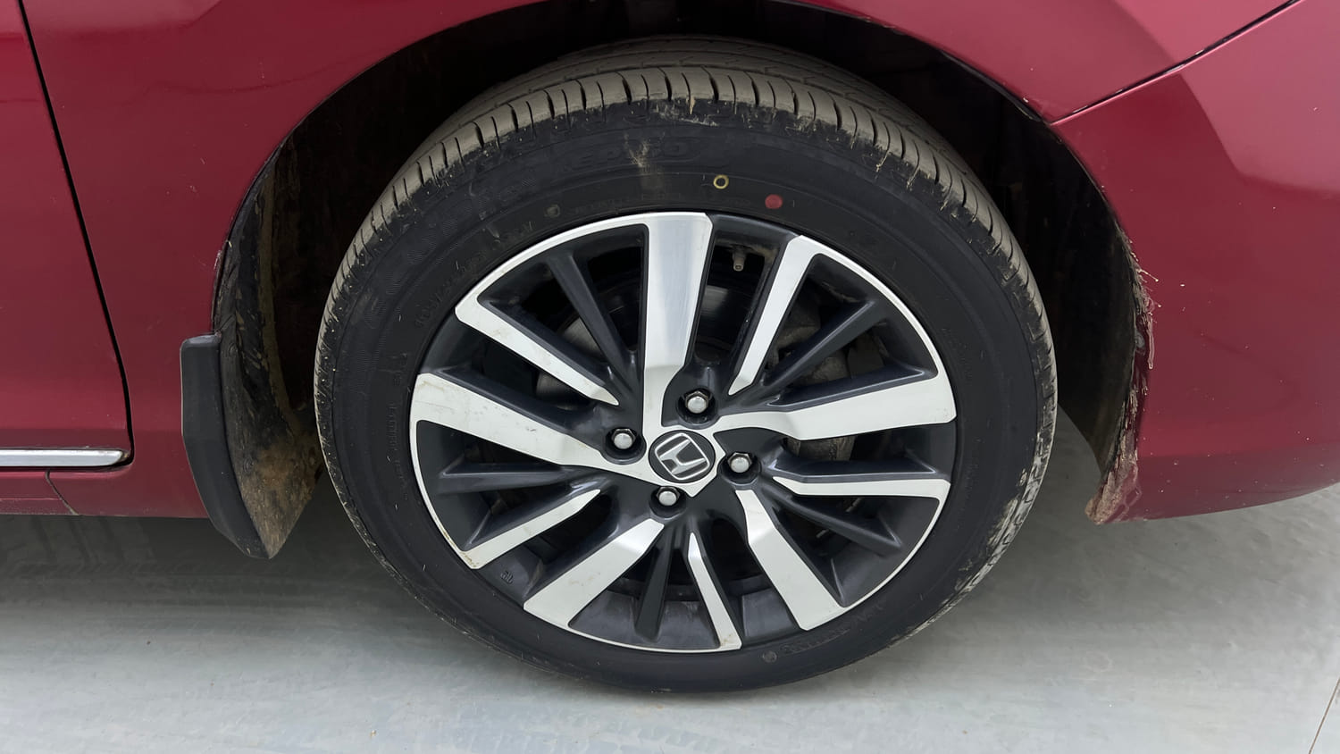 Used 2021 Honda City ZX CVT Petrol Petrol Automatic tyres RIGHT FRONT TYRE RIM VIEW