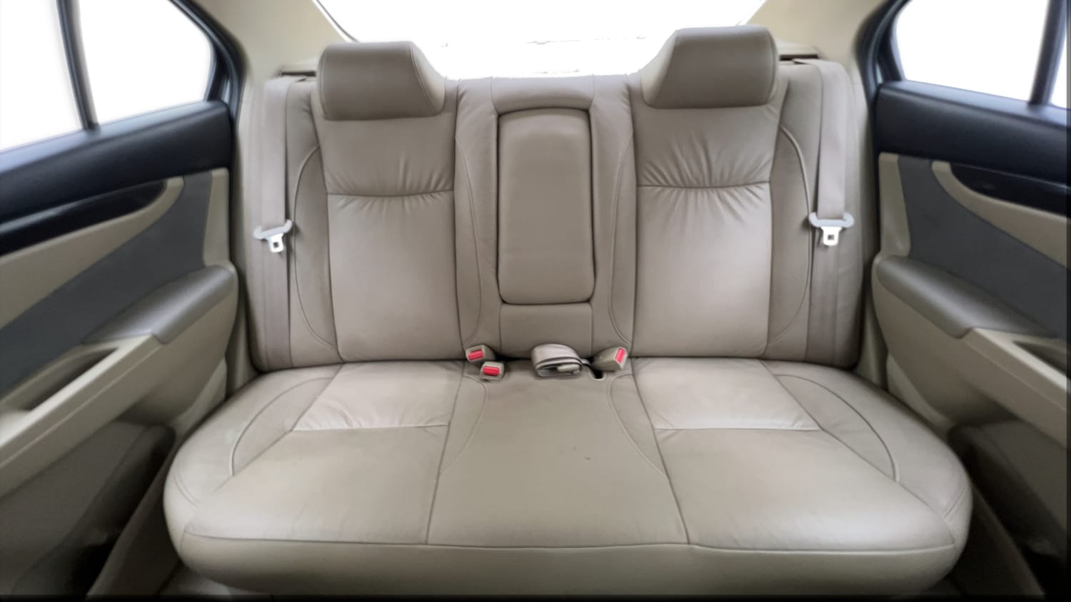 Used 2015 Maruti Suzuki Ciaz ZXI+ Petrol Manual interior REAR SEAT CONDITION VIEW