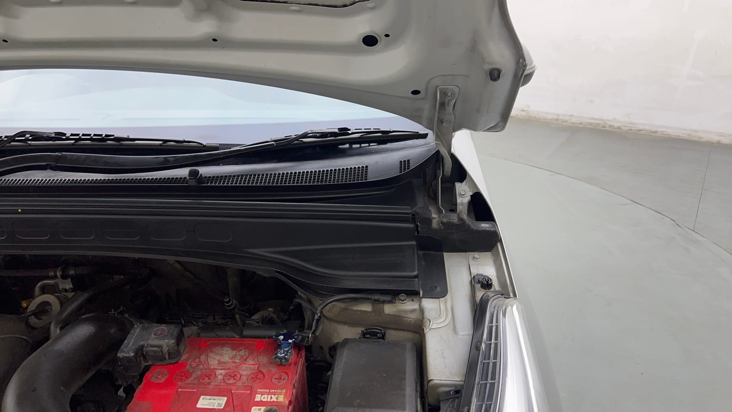 Used 2018 Hyundai Creta SX 1.6 AT CRDi Diesel Automatic engine ENGINE LEFT SIDE HINGE & APRON VIEW