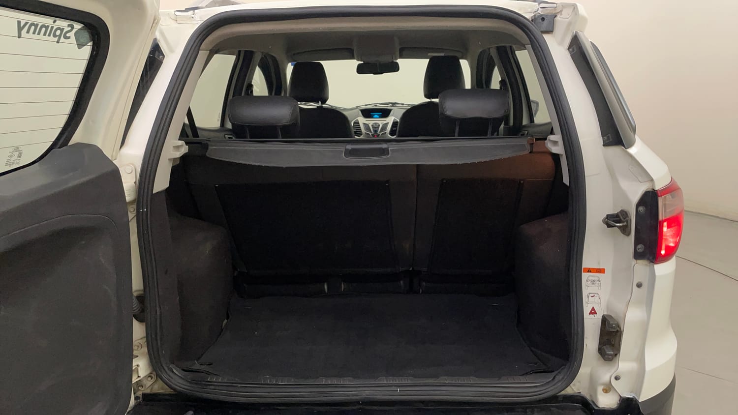 Used 2015 Ford EcoSport Titanium 1.5L Ti-VCT AT Petrol Automatic interior DICKY INSIDE VIEW