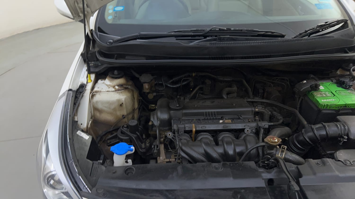 Used 2015 Hyundai Fluidic Verna 4S 1.6 VTVT SX Petrol Manual engine ENGINE RIGHT SIDE HINGE & APRON VIEW