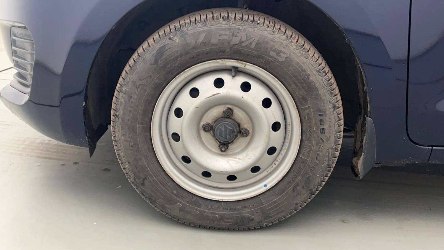 Used 2018 Maruti Suzuki Swift LXi Petrol Manual tyres LEFT FRONT TYRE RIM VIEW