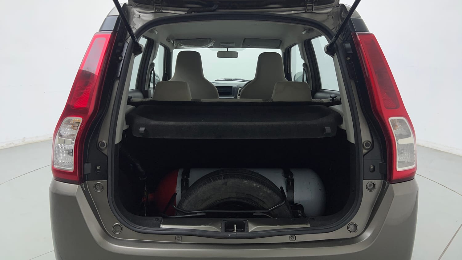 Used 2020 Maruti Suzuki Wagon R LXi 1.0 CNG Cng Manual interior DICKY INSIDE VIEW