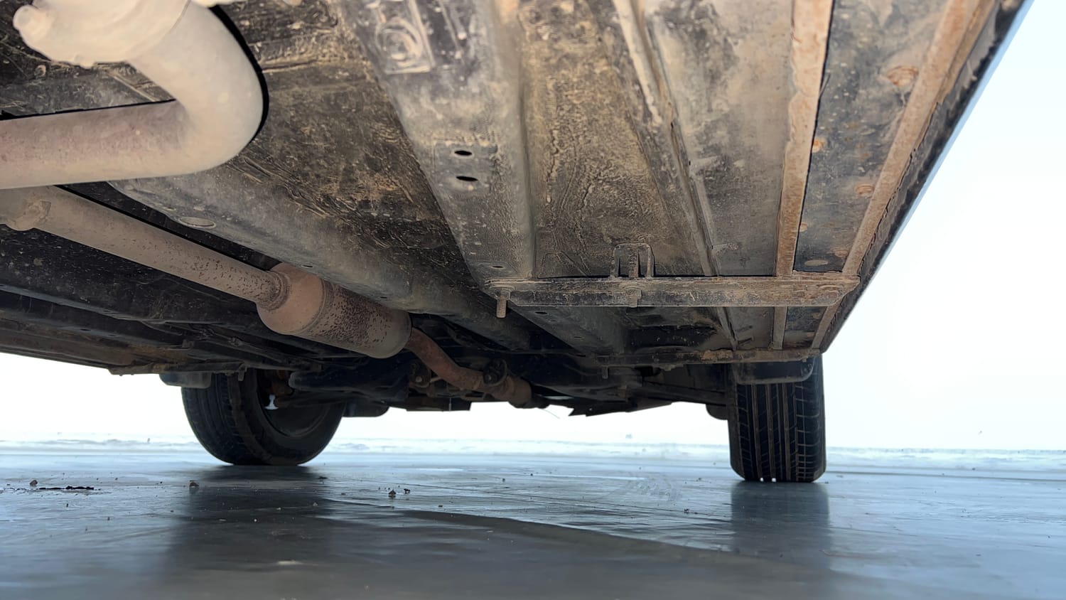 Used 2024 tata Nexon Fearless S 1.2 Revotron Petrol 7DCA Dual Tone Petrol Automatic extra REAR RIGHT UNDERBODY VIEW