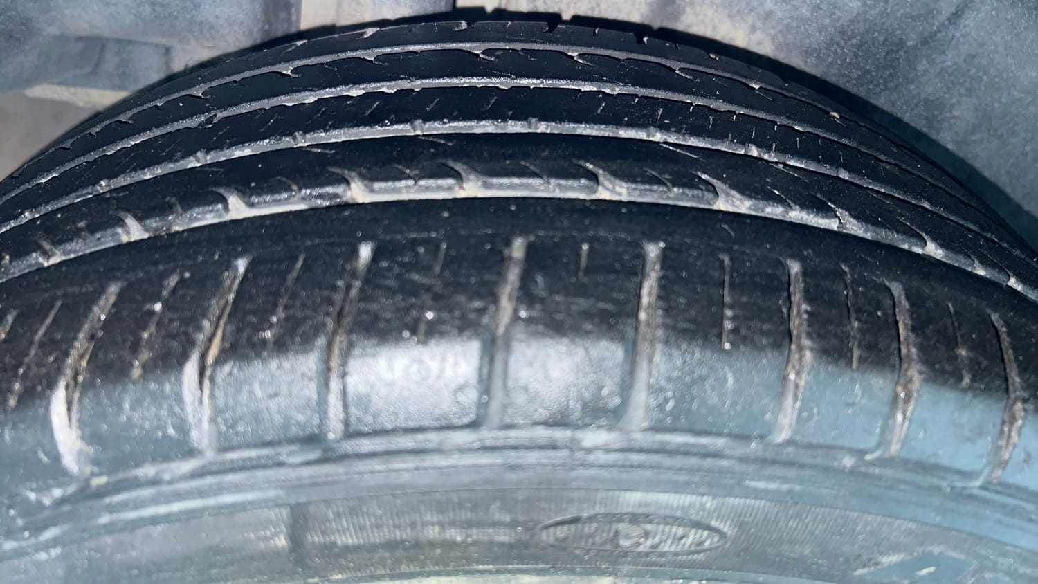 Used 2015 Maruti Suzuki Ciaz ZXI+ Petrol Manual tyres RIGHT REAR TYRE TREAD VIEW