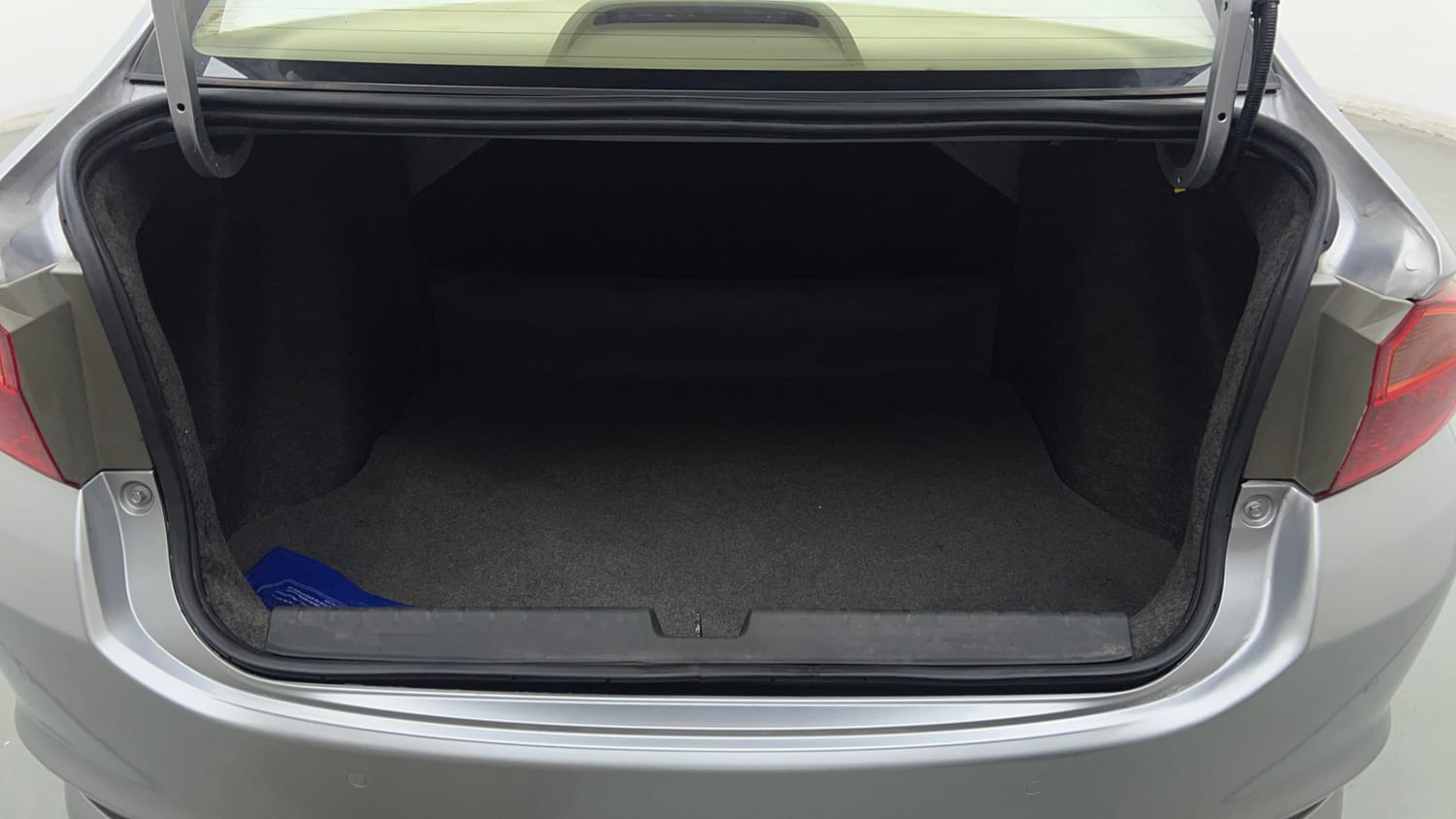 Used 2019 Honda City V Petrol Petrol Manual interior DICKY INSIDE VIEW