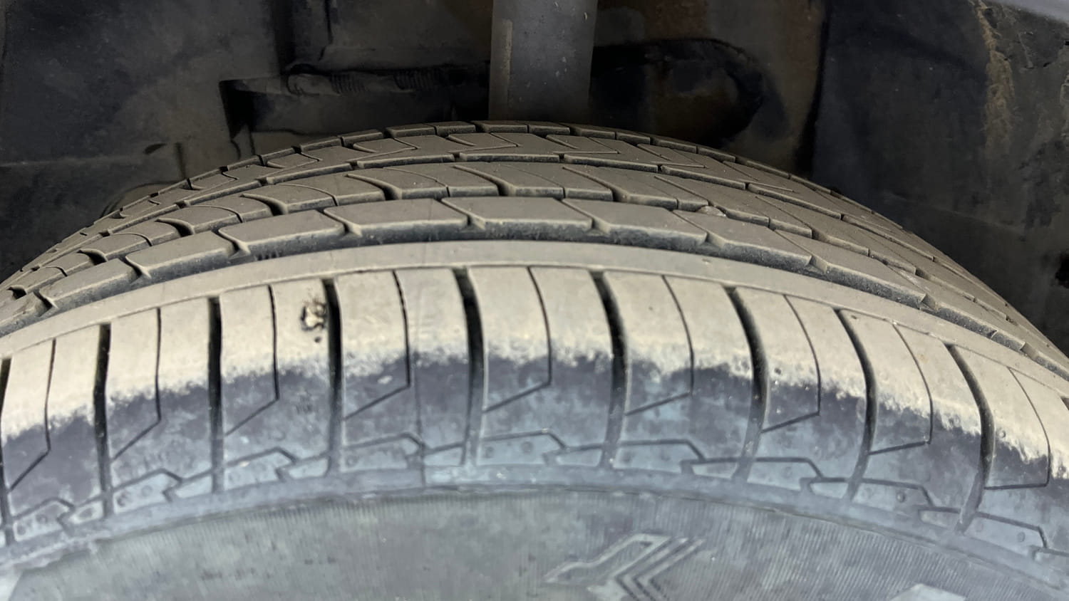 Used 2020 Tata Nexon XZA Plus Petrol Automatic tyres LEFT FRONT TYRE TREAD VIEW