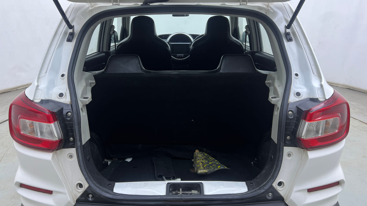 Used 2020 Maruti Suzuki S-Presso VXi Plus AMT Petrol Automatic interior DICKY INSIDE VIEW
