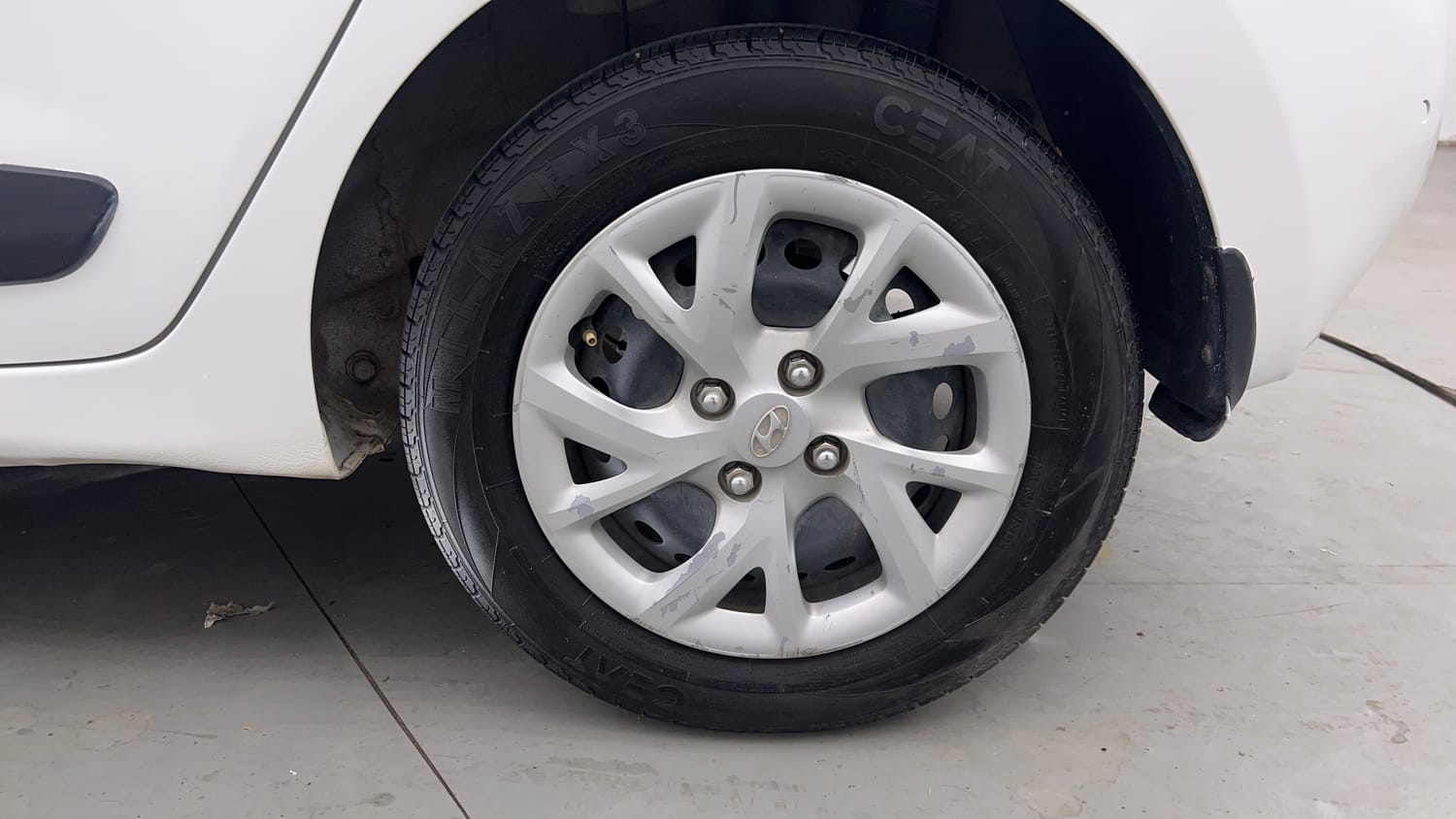 Used 2019 Hyundai Grand i10 Sportz 1.2 Kappa VTVT Petrol Manual tyres LEFT REAR TYRE RIM VIEW