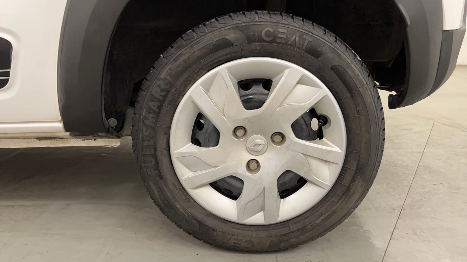 Used 2024 Renault Kwid RXT 1.0 Petrol Manual tyres LEFT REAR TYRE RIM VIEW