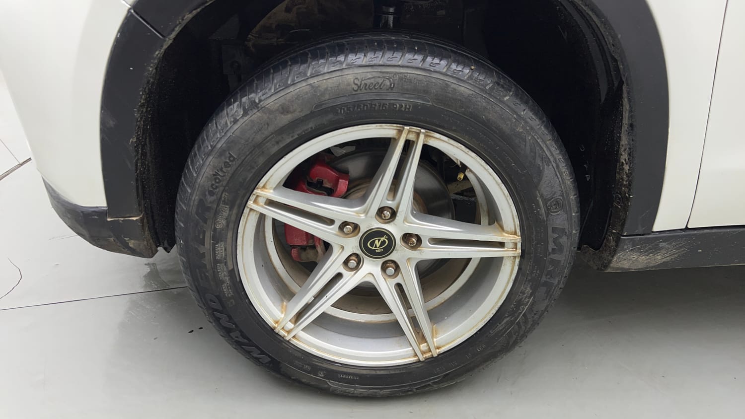 Used 2021 maruti-suzuki Vitara Brezza LXi Petrol Manual tyres LEFT FRONT TYRE RIM VIEW