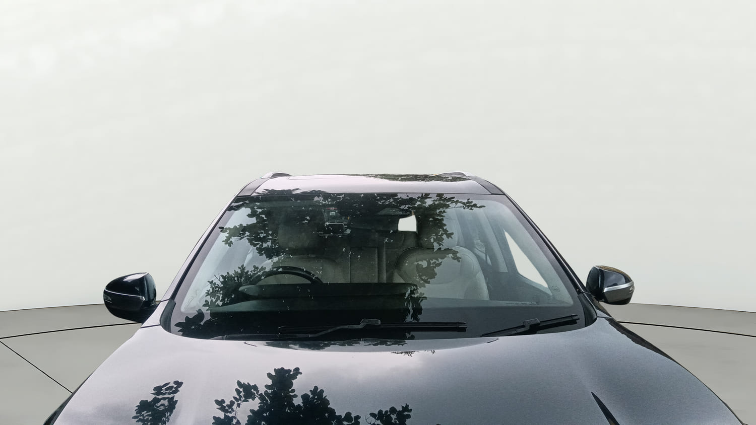 Used 2021 Mahindra XUV700 AX 7 Petrol AT Luxury Pack 7 STR Petrol Automatic exterior FRONT WINDSHIELD VIEW