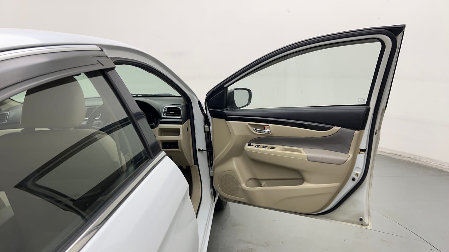 Used 2015 Maruti Suzuki Ciaz ZXI+ Petrol Manual interior RIGHT FRONT DOOR OPEN VIEW