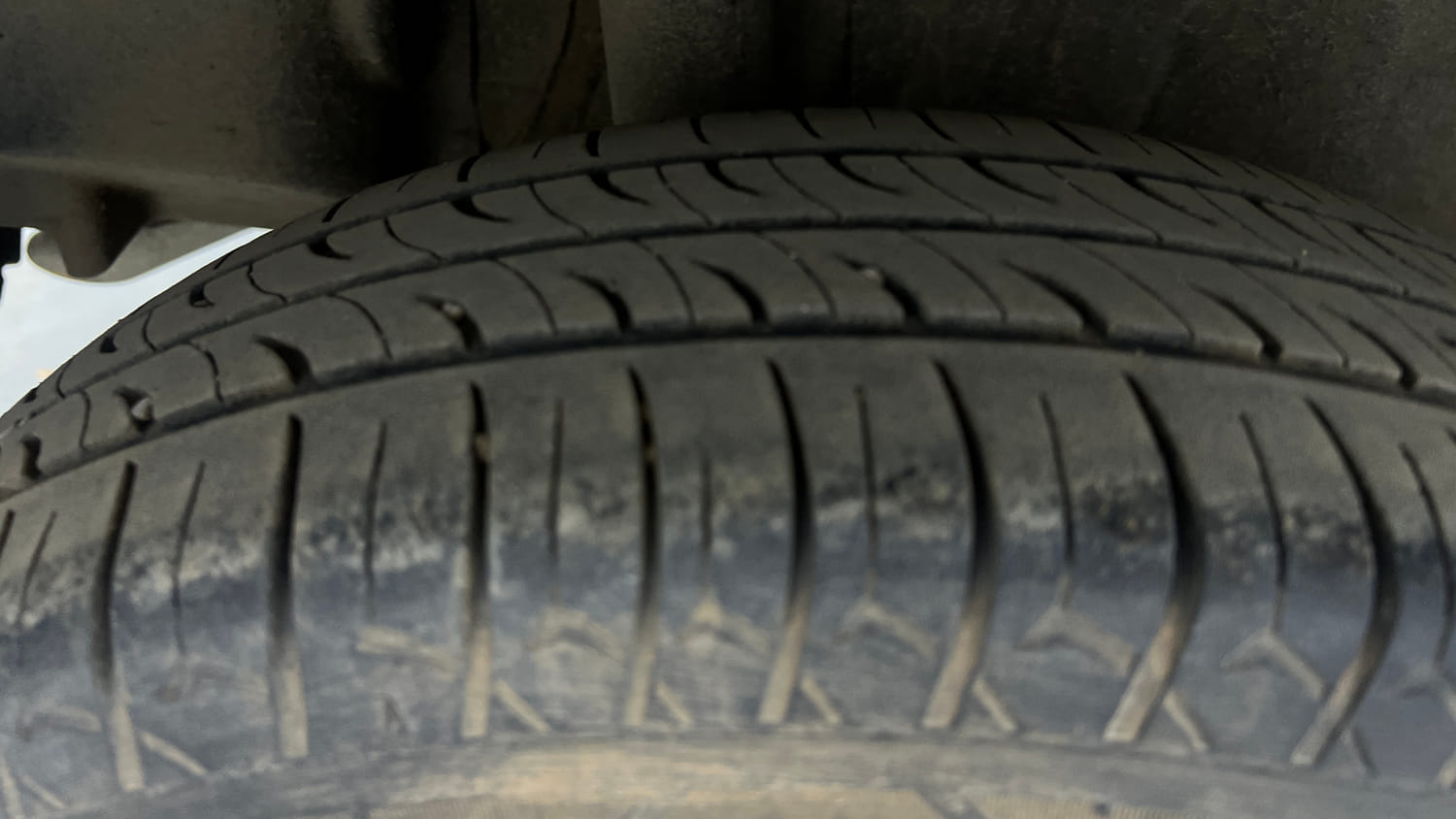 Used 2019 Maruti Suzuki Swift VDi Diesel Manual tyres RIGHT REAR TYRE TREAD VIEW