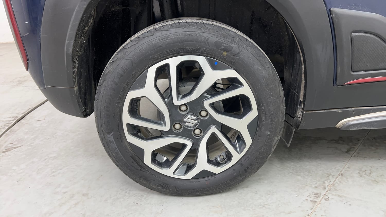 Used 2024 Maruti Suzuki Fronx Alpha 1.0L Turbo MT Petrol Manual tyres RIGHT REAR TYRE RIM VIEW