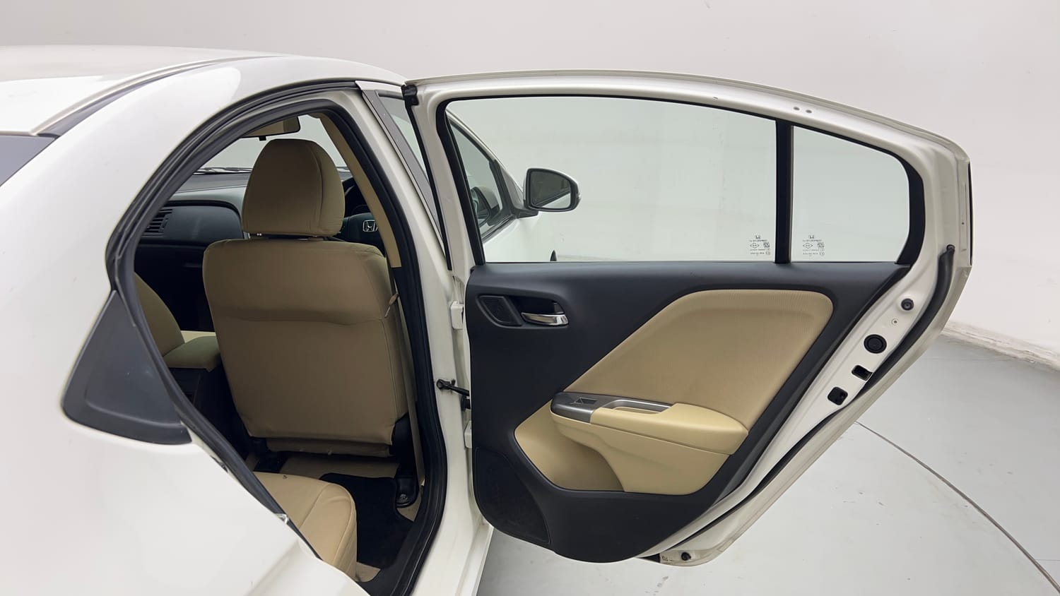 Used 2015 Honda City V Petrol Manual interior RIGHT REAR DOOR OPEN VIEW