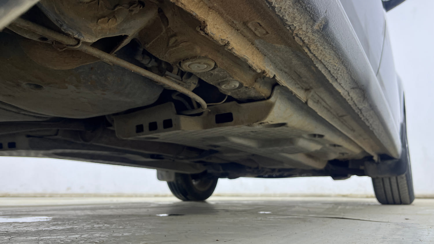Used 2020 Volkswagen Polo Comfortline 1.0L (P) Petrol Manual extra REAR RIGHT UNDERBODY VIEW