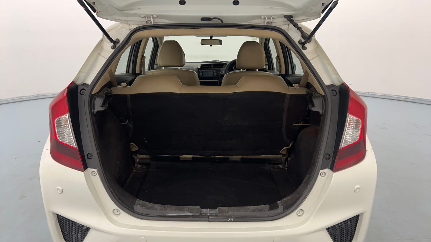 Used 2018 Honda Jazz V Petrol Petrol Manual interior DICKY INSIDE VIEW