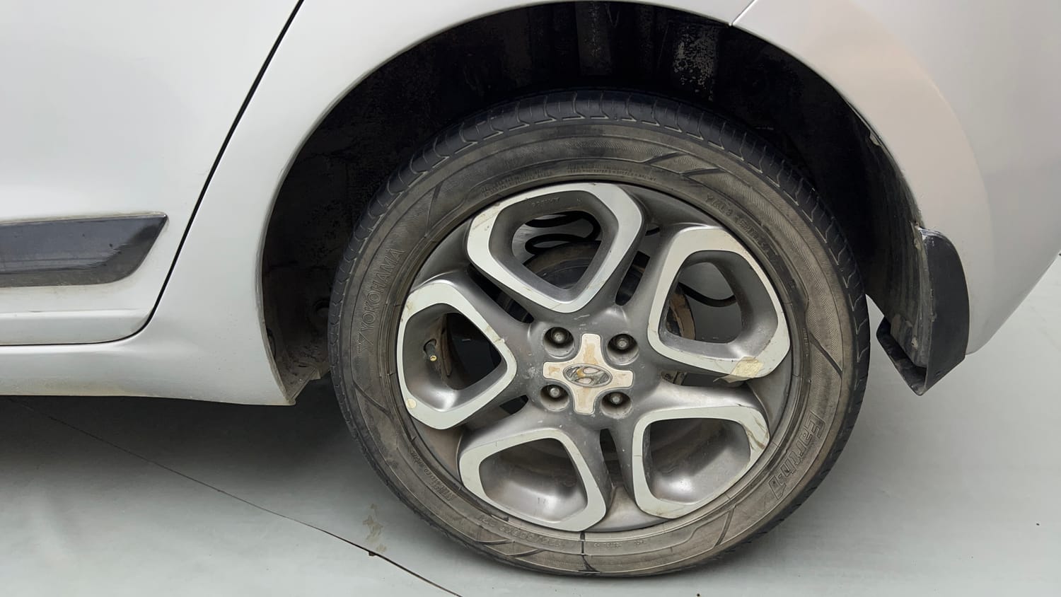 Used 2018 Hyundai Elite i20 Asta 1.2 (O) Petrol Manual tyres LEFT REAR TYRE RIM VIEW